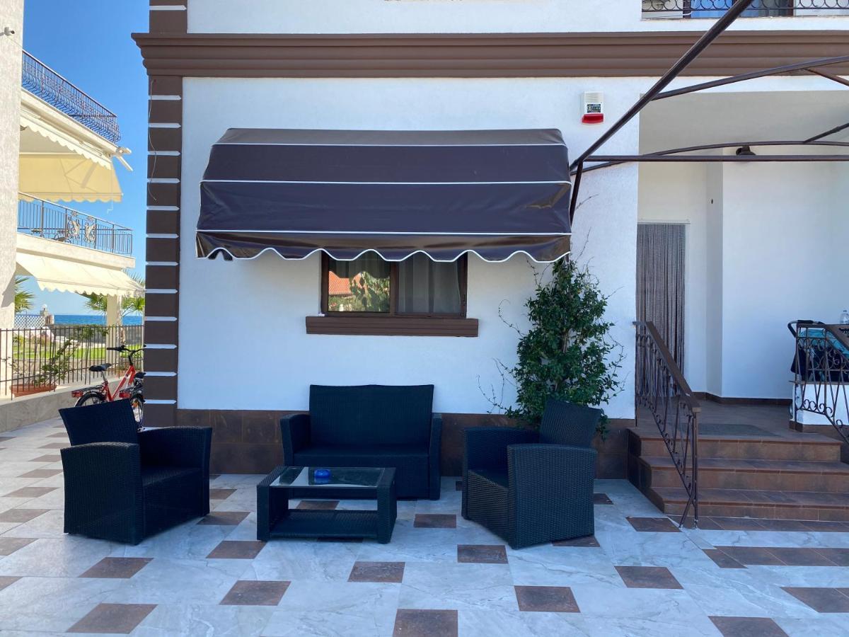 Guest House Costa 1 Karianí 외부 사진